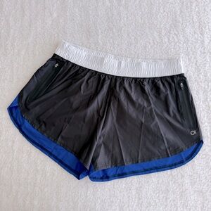 Gap Fit NWOT Athletic Shorts Black and Blue, Zip Pockets, Running Short, Size M